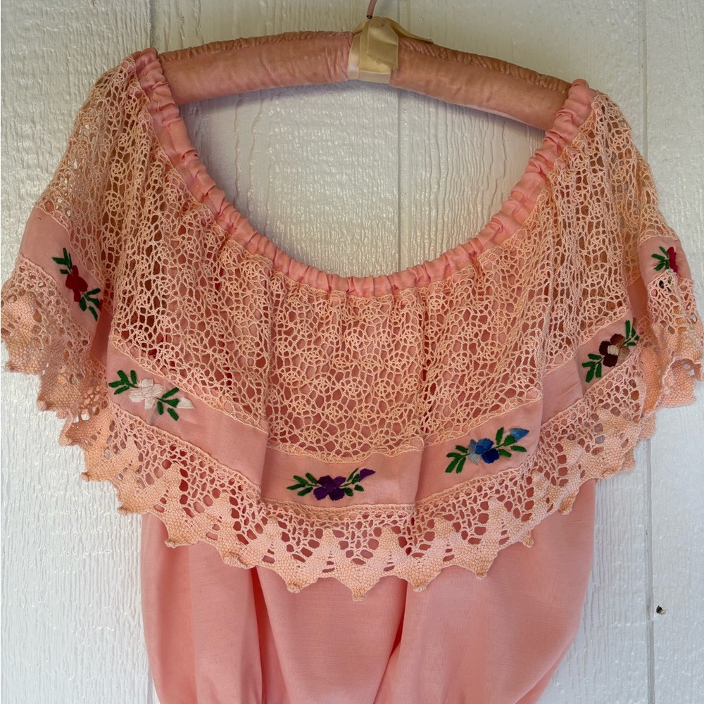 Vintage Pink Lace Embroidered Flower Blouse Large /Extra Large